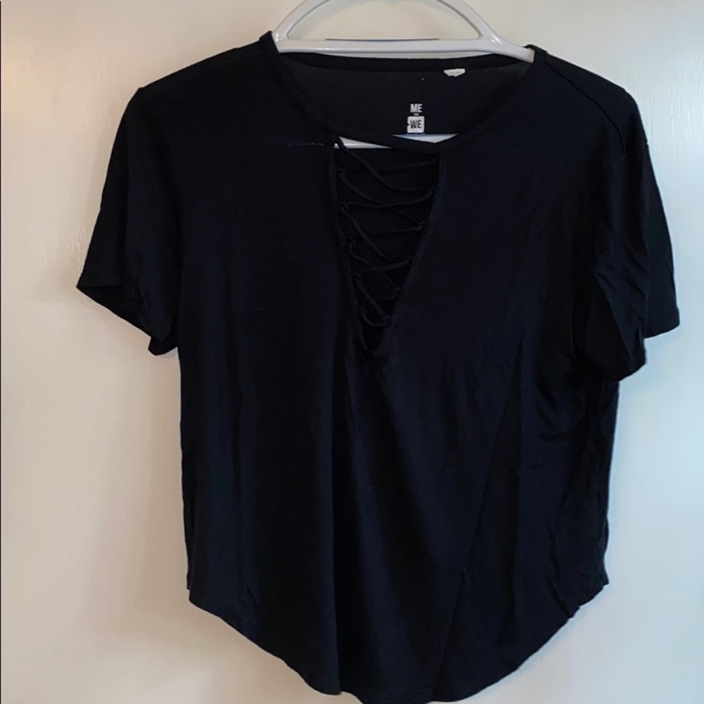 Cute me to we black tie shirt